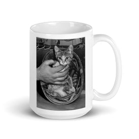 White glossy mug with kitten